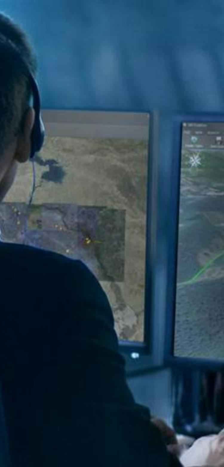 Operators on screens analysing images through i4D solution